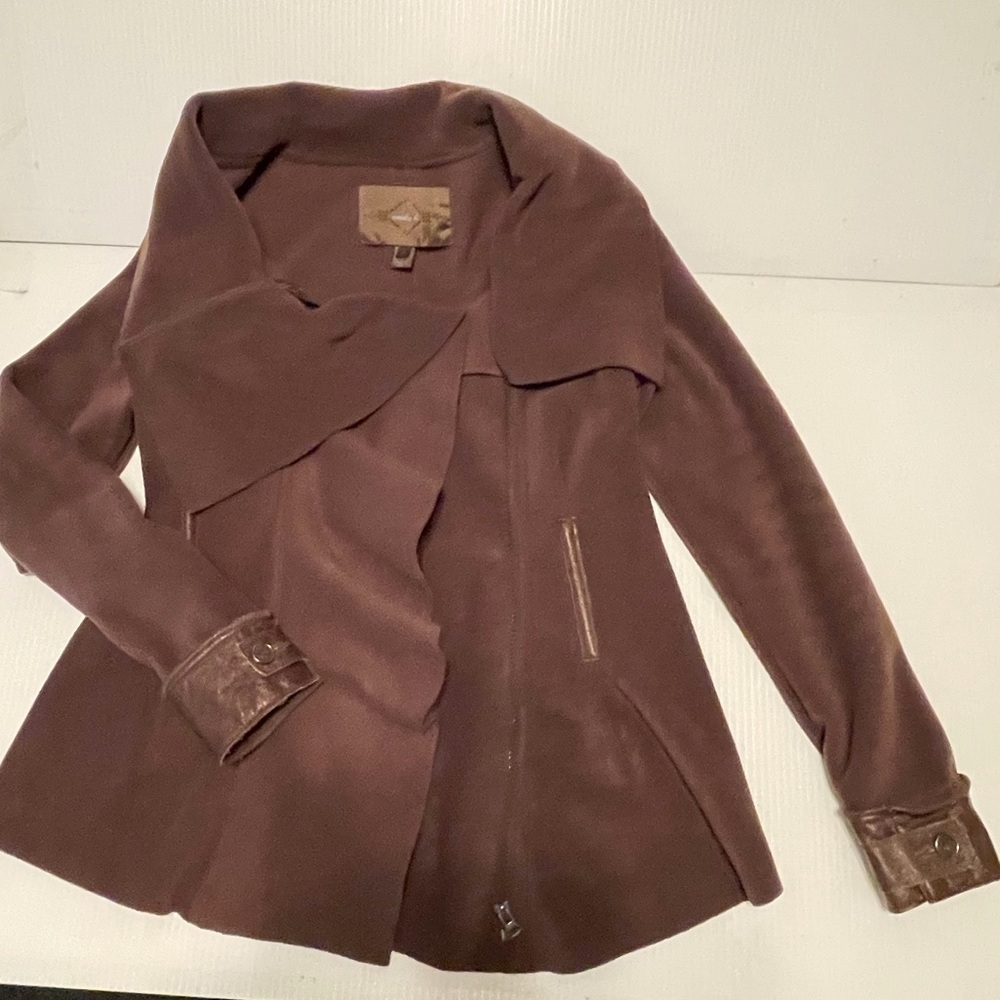 COPY - Jacket - Picture 6 of 9